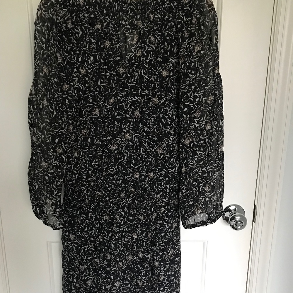 Velvet brand dress. Small. Very dark navy almost looks black. Lining is navy